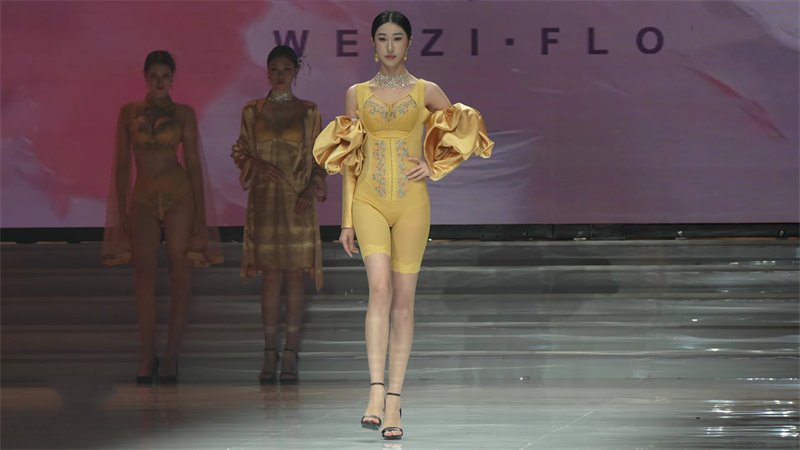 2026SIUF深圳内衣展 维姿花皇族 塑性紧身 内衣秀